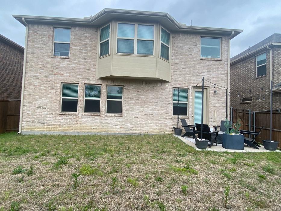 Beautiful Backyard Living Image