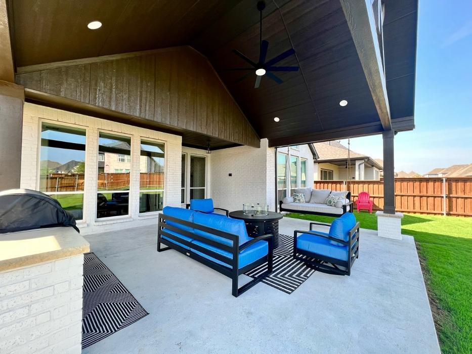 Beautiful Backyard Living Image