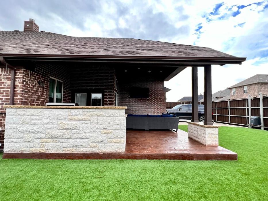 Beautiful Backyard Living Image