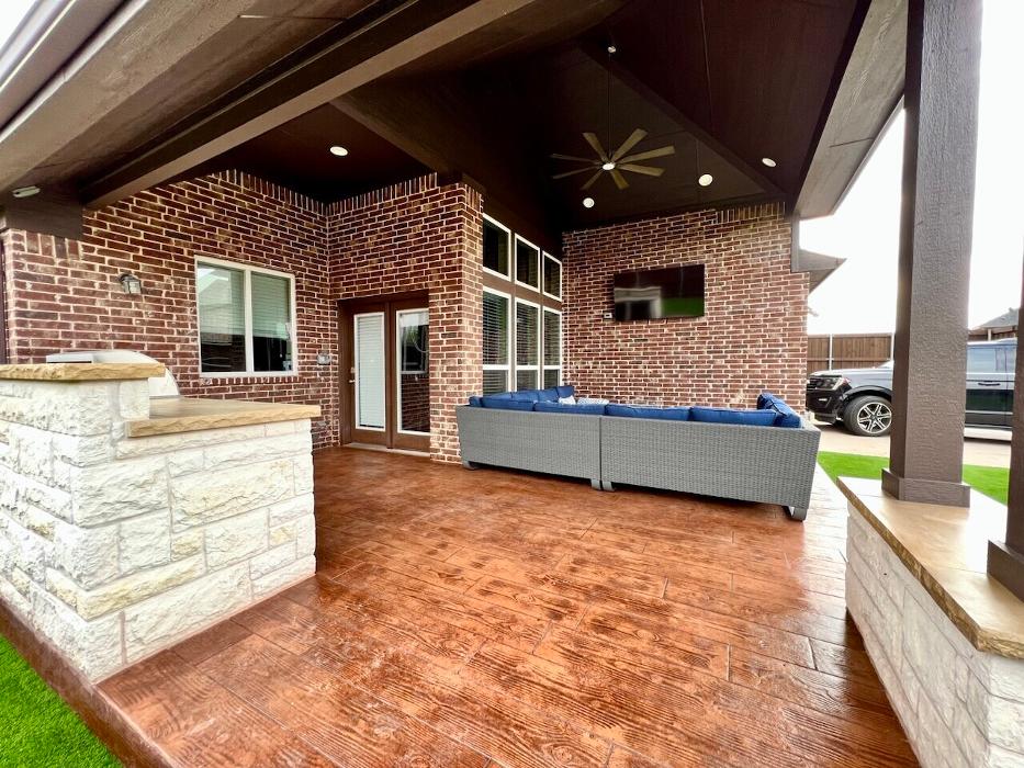 Beautiful Backyard Living Image