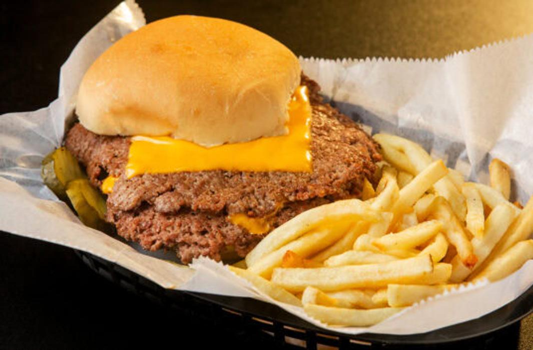 Hotshots Sports Bar & Grill - Decatur, IL