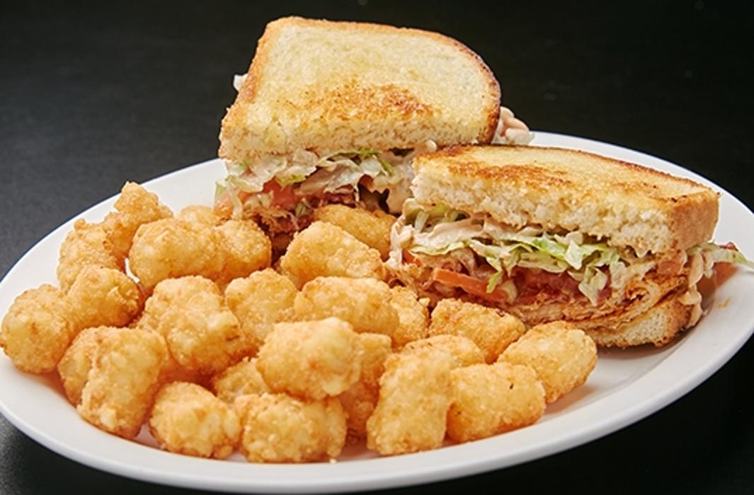 Hotshots Sports Bar & Grill - Decatur, IL