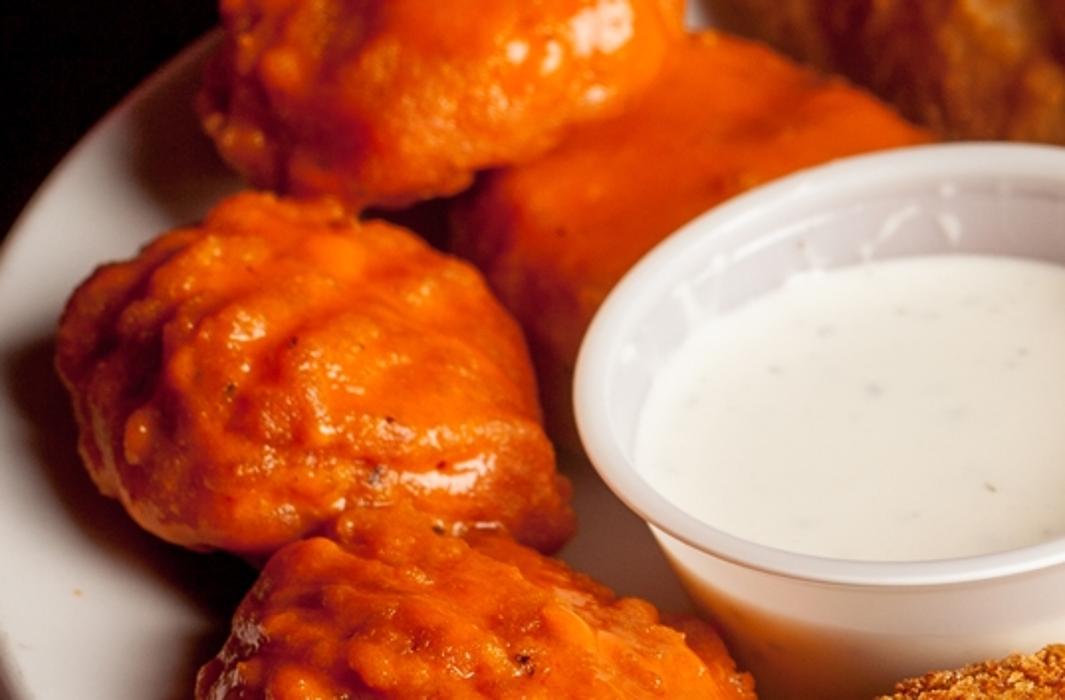 Hotshots Sports Bar & Grill - Decatur, IL