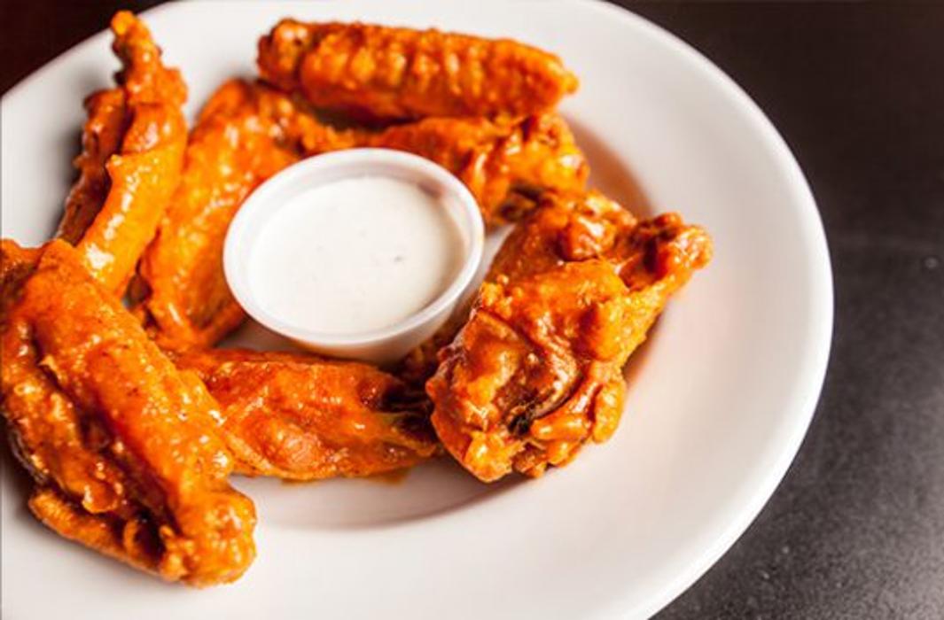 Hotshots Sports Bar & Grill - Decatur, IL