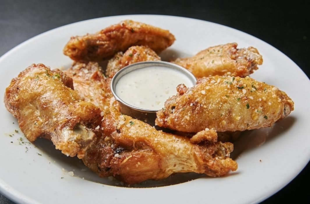 Hotshots Sports Bar & Grill - Decatur, IL