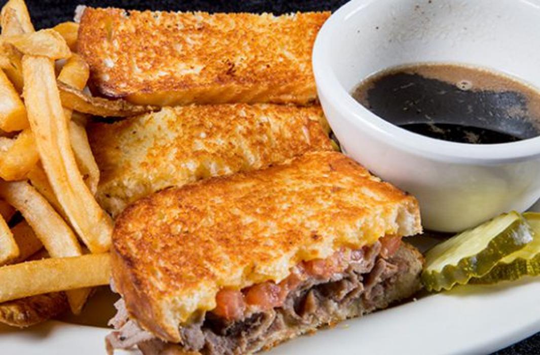 Hotshots Sports Bar & Grill - Decatur, IL