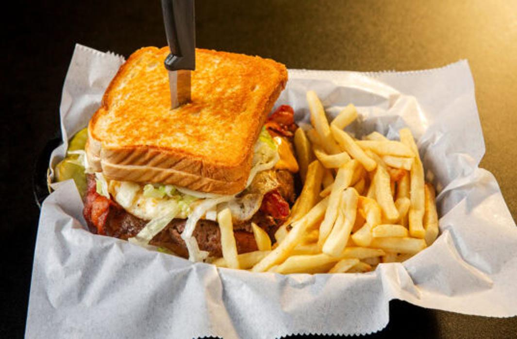 Hotshots Sports Bar & Grill - Decatur, IL