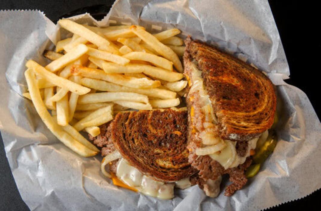 Hotshots Sports Bar & Grill - Decatur, IL