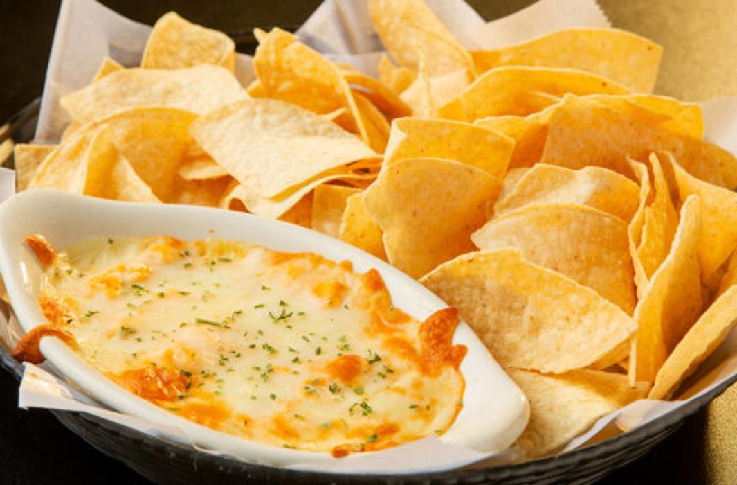 Hotshots Sports Bar & Grill - Decatur, IL