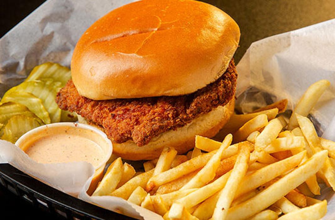 Hotshots Sports Bar & Grill - Decatur, IL