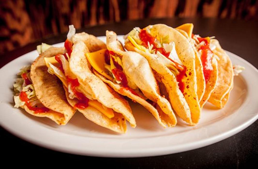 Hotshots Sports Bar & Grill - Decatur, IL