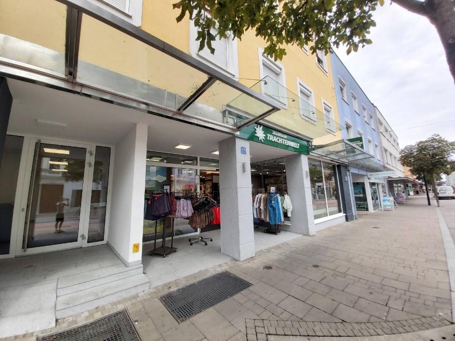 Zillertaler Trachtenwelt Amstetten, Wienerstraße in Amstetten