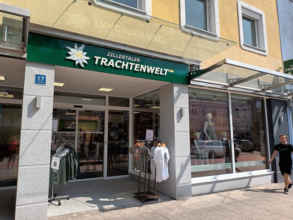 Zillertaler Trachtenwelt Amstetten, Wienerstraße in Amstetten