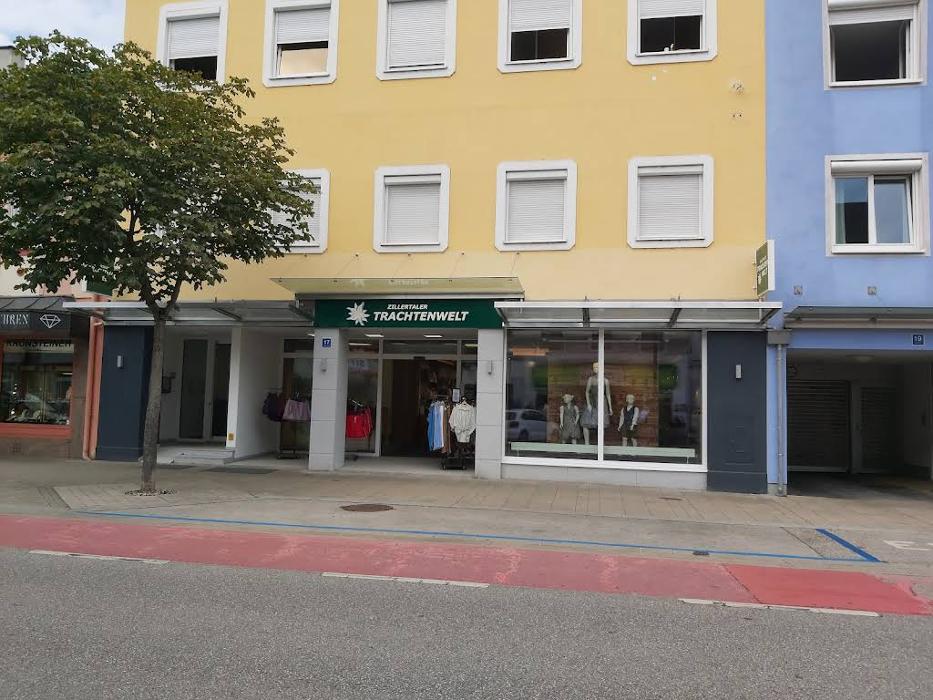 Zillertaler Trachtenwelt Amstetten, Wienerstraße in Amstetten