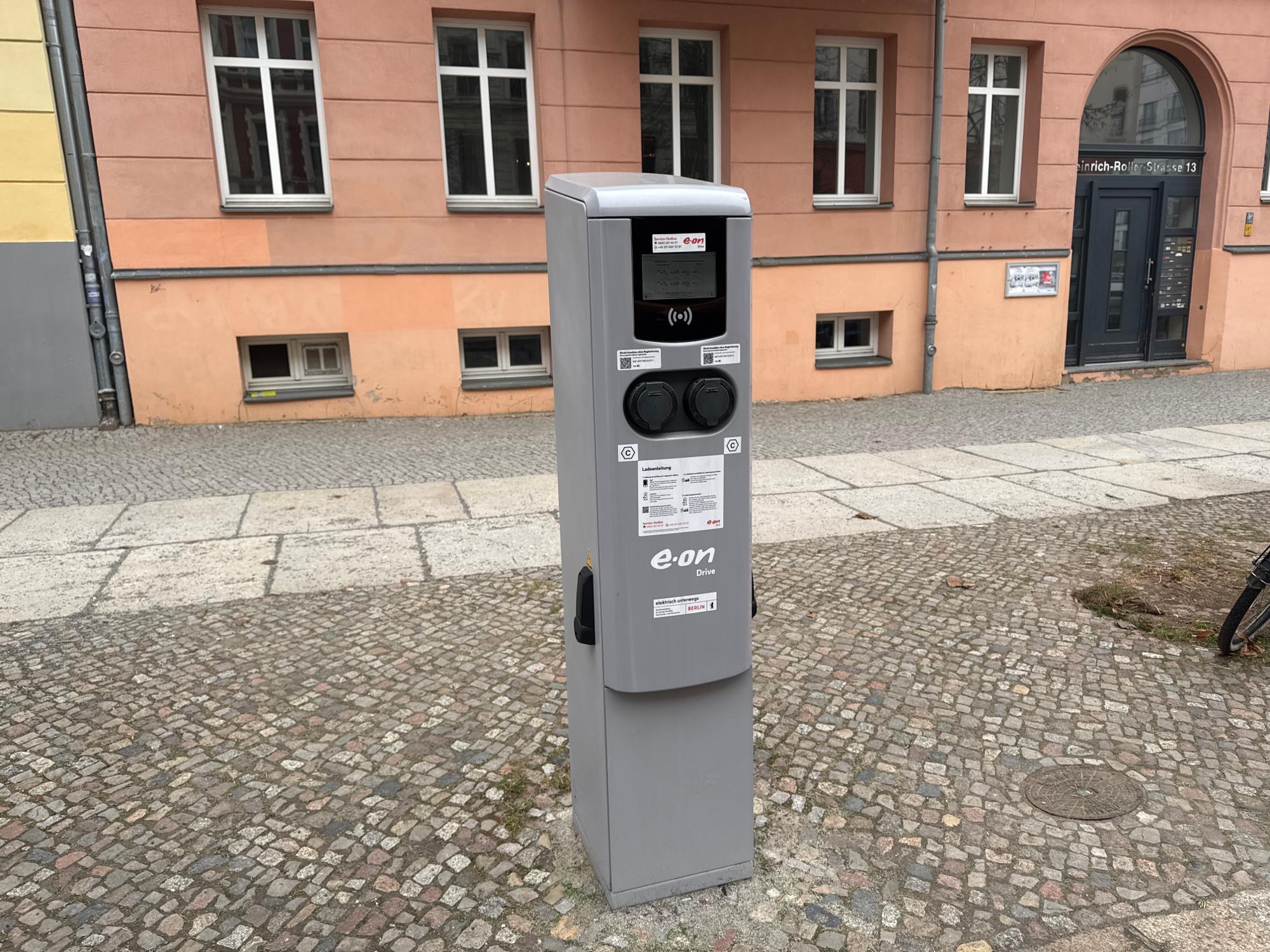 E.ON Drive Charging Station, Heinrich-Roller-Straße in Berlin