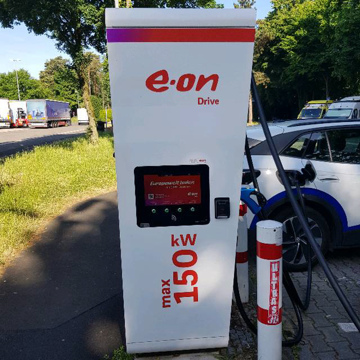 E.ON Drive Charging Station, A3 in Rösrath