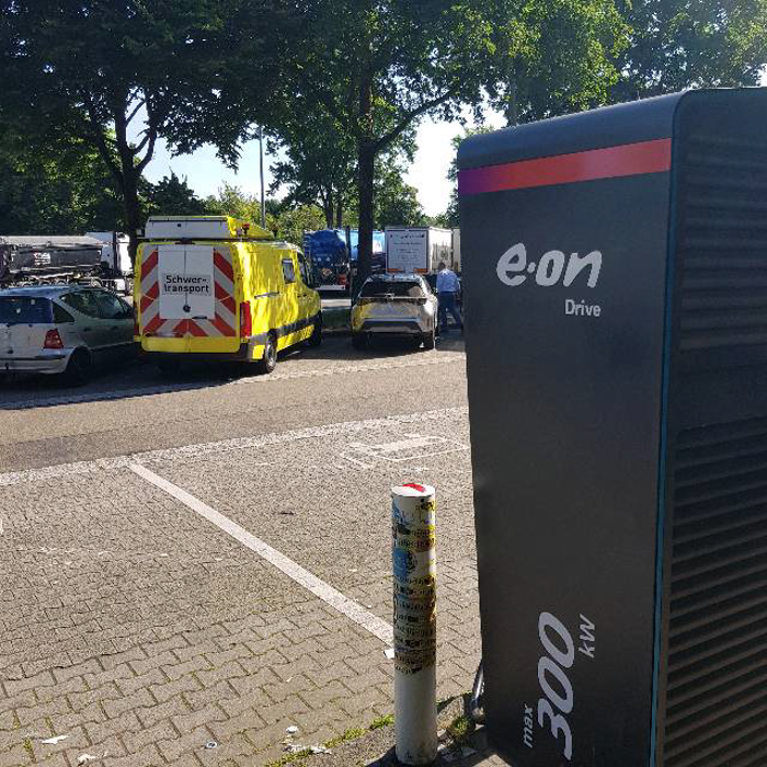E.ON Drive Charging Station, A3 in Rösrath