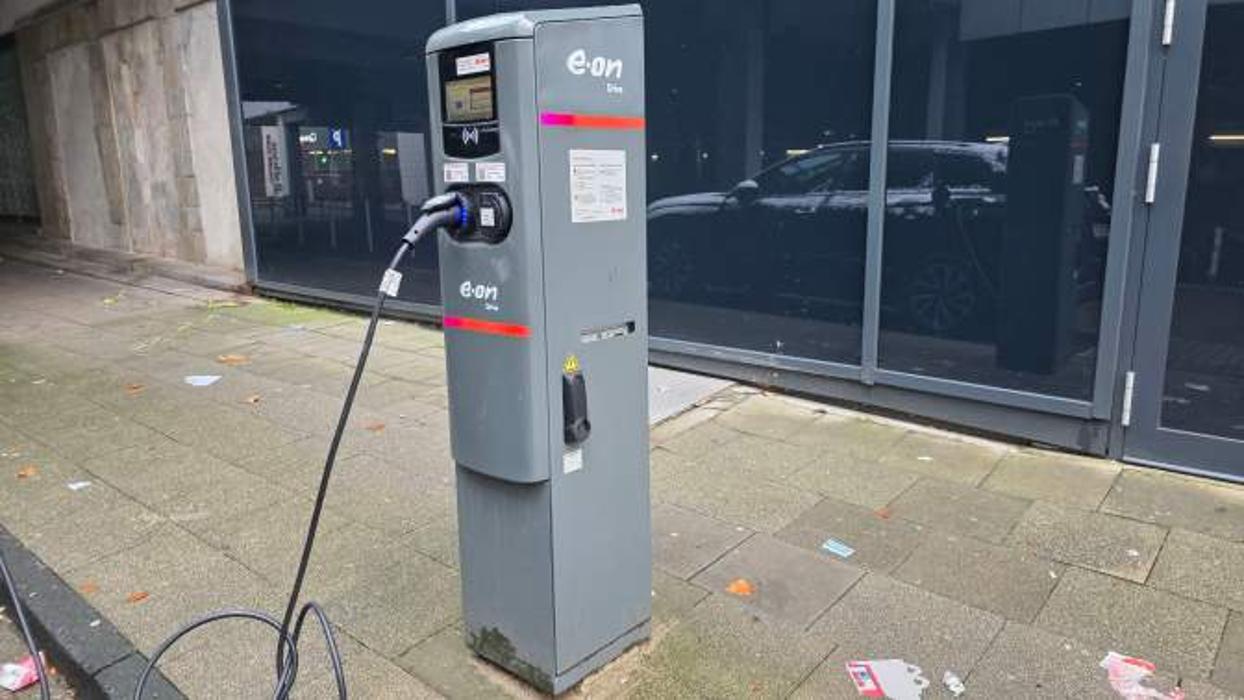 E.ON Drive Public Ladestation, Am Porschepl. in Essen