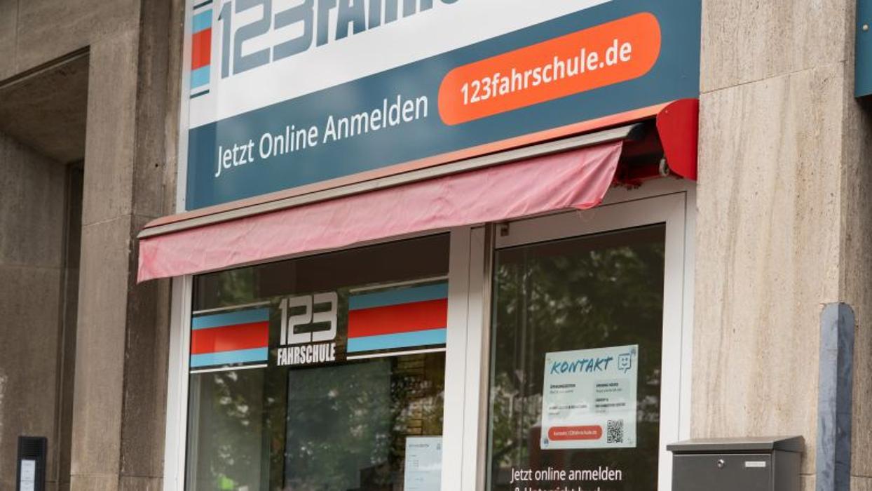 123 FAHRSCHULE Düsseldorf-Oberkassel, Luegallee in Düsseldorf