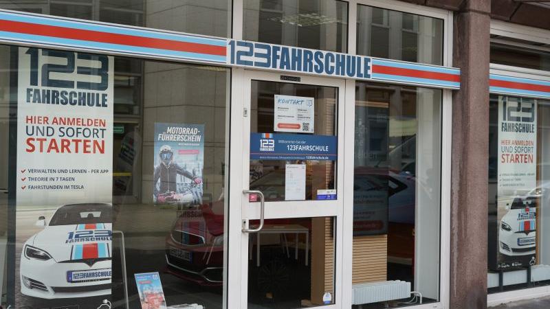 123 FAHRSCHULE Duisburg-Zentrum, Gallenkampstraße in Duisburg