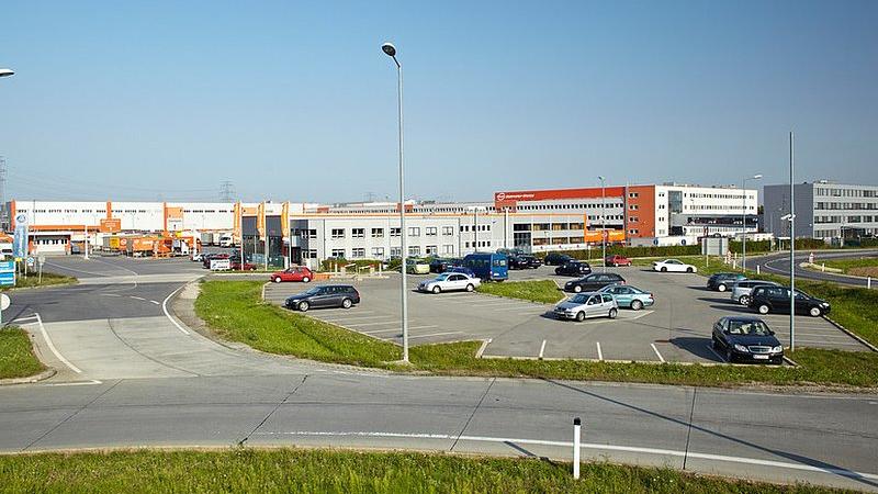 Gebrüder Weiss GmbH, Maria Lanzendorf bei Wien - Spedition für Landverkehr, Wiener Straße in Maria Lanzendorf