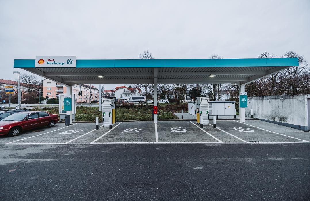 Shell Recharge Charging Station, Hessenring in Rüsselsheim am Main