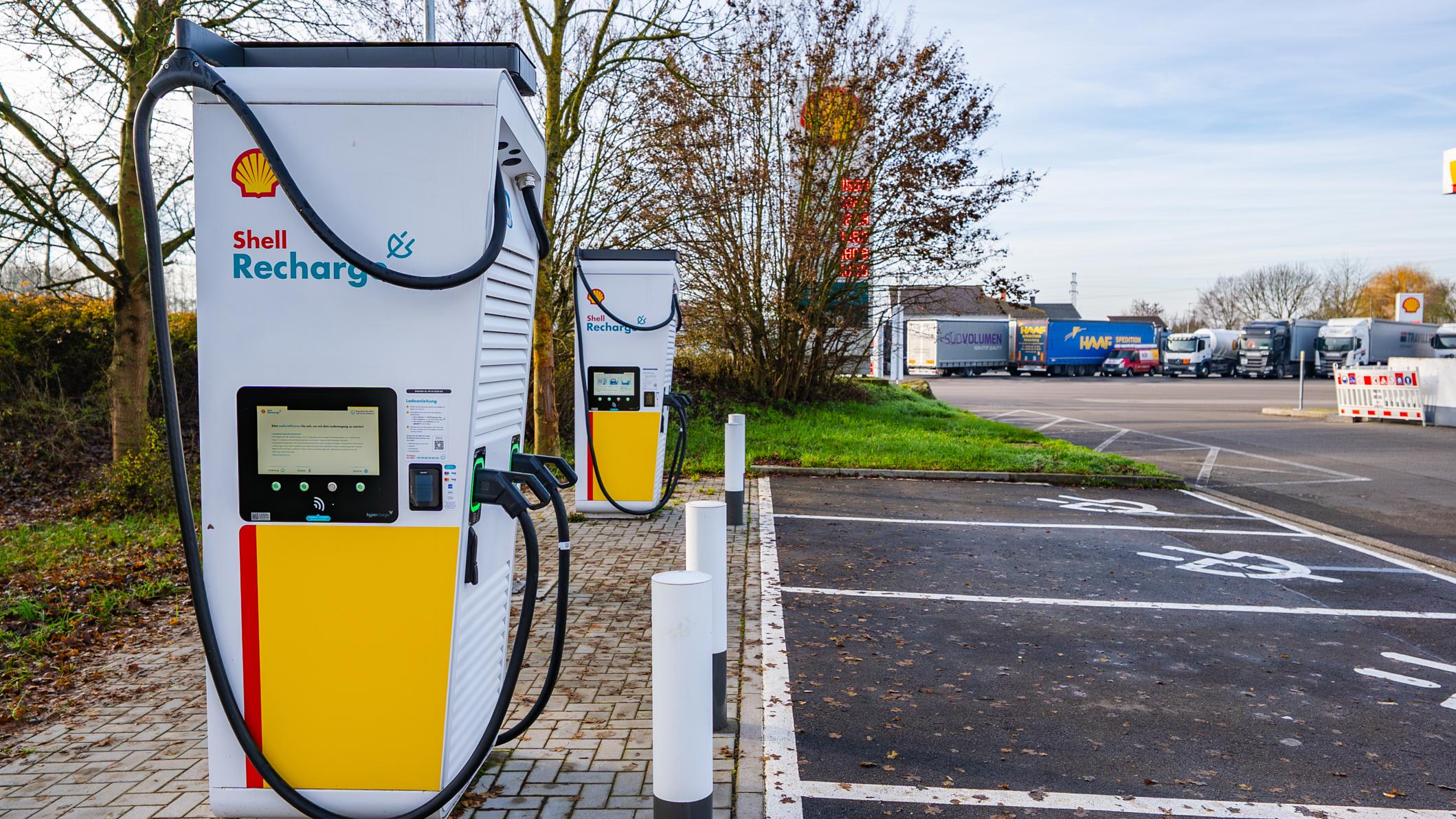 Shell Recharge Charging Station, Speyerer Straße in Schwegenheim