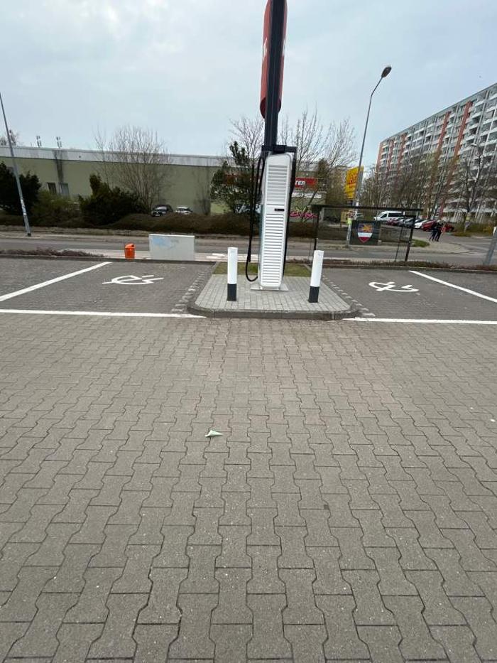 Shell Recharge Charging Station, Kopenhagener Straße in Rostock