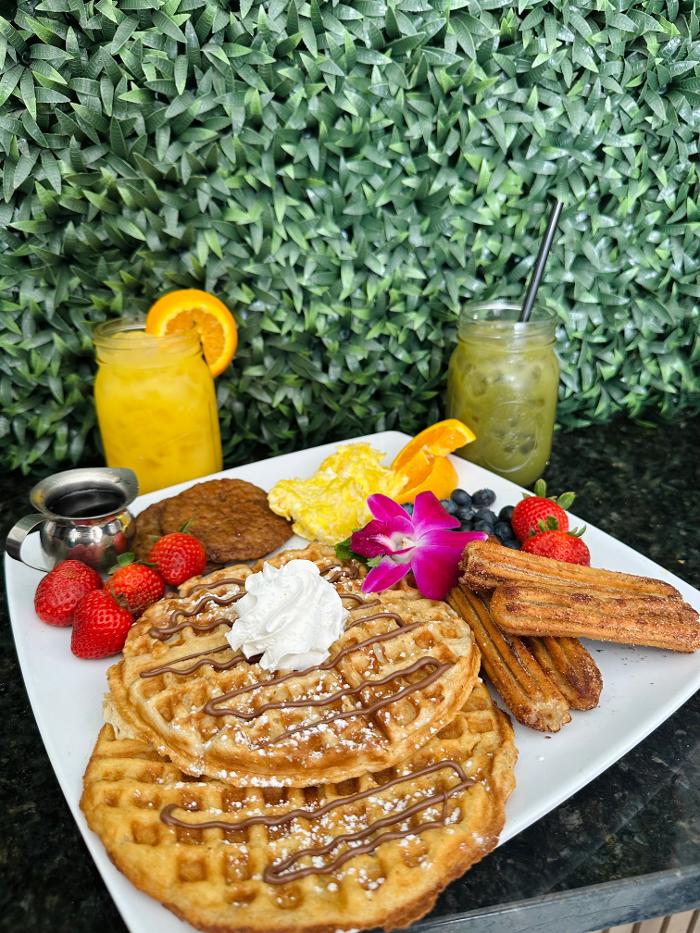 Magnolia Breeze Restaurant Image