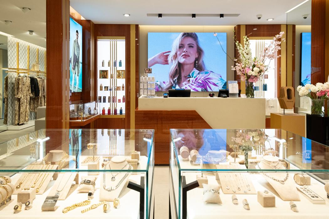 GUESS, Neuer Wall in Hamburg