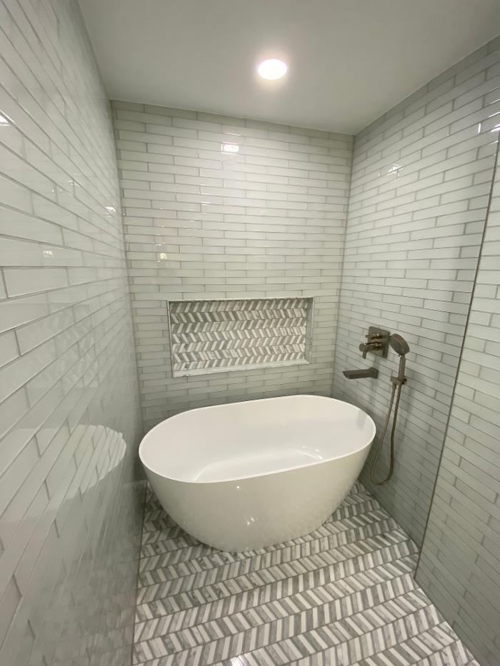 Distinguished Designs - General Contractor, Kitchen, & Bathroom Remodeling Image