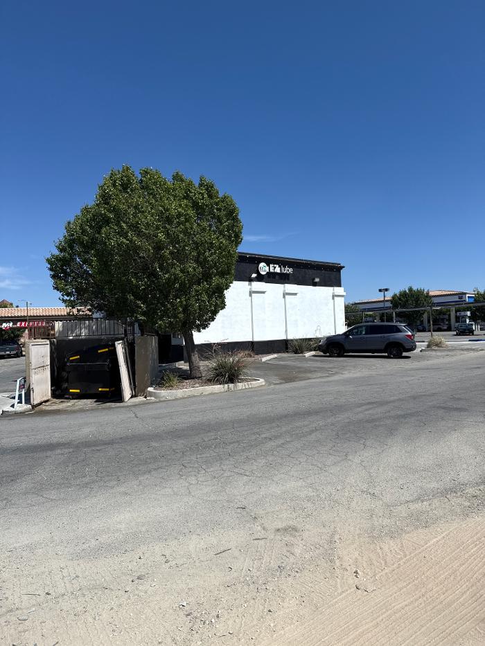 EZ Lube Oil Change - Lancaster, CA