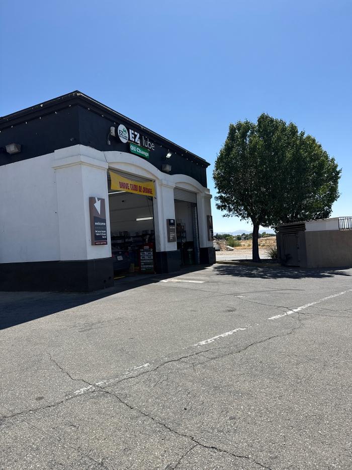 EZ Lube Oil Change - Lancaster, CA