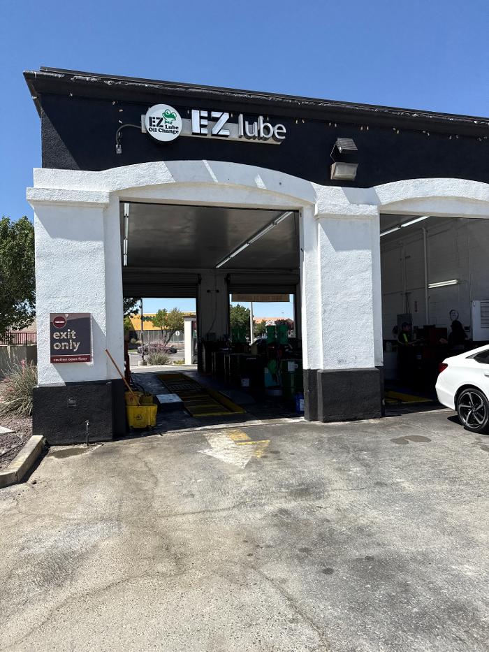 EZ Lube Oil Change - Lancaster, CA