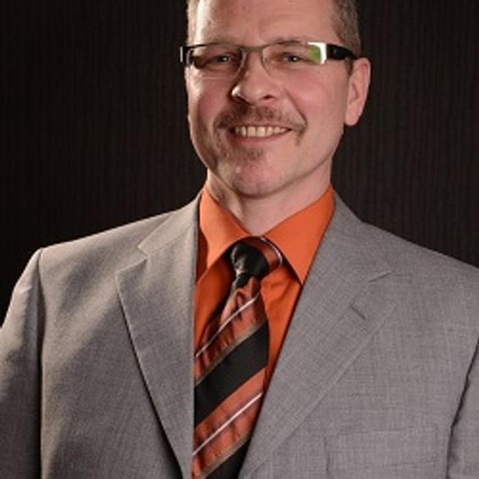 Musikschule Fröhlich - Holger Diez, An den Bänken in Berlin