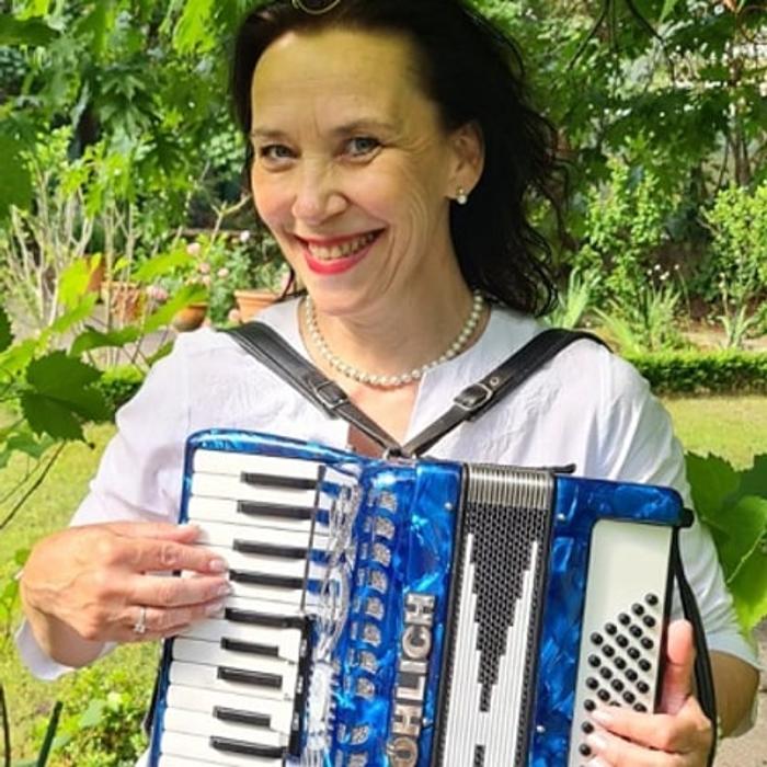 Musikschule Fröhlich - Ramona Zielke, Bahnhofstraße in Burg