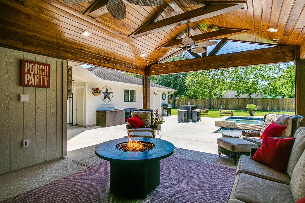 Backyard Retreats - Pearland, TX