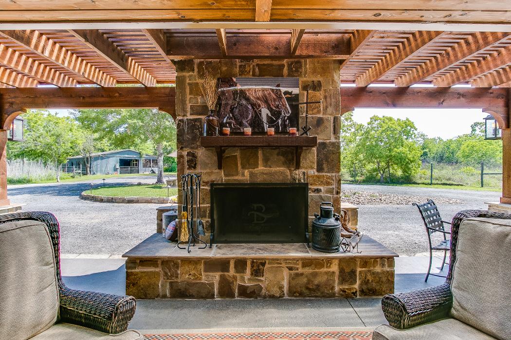 Backyard Retreats - Pearland, TX