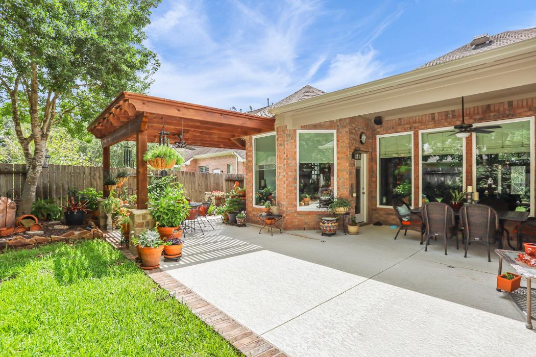 Backyard Retreats - Pearland, TX