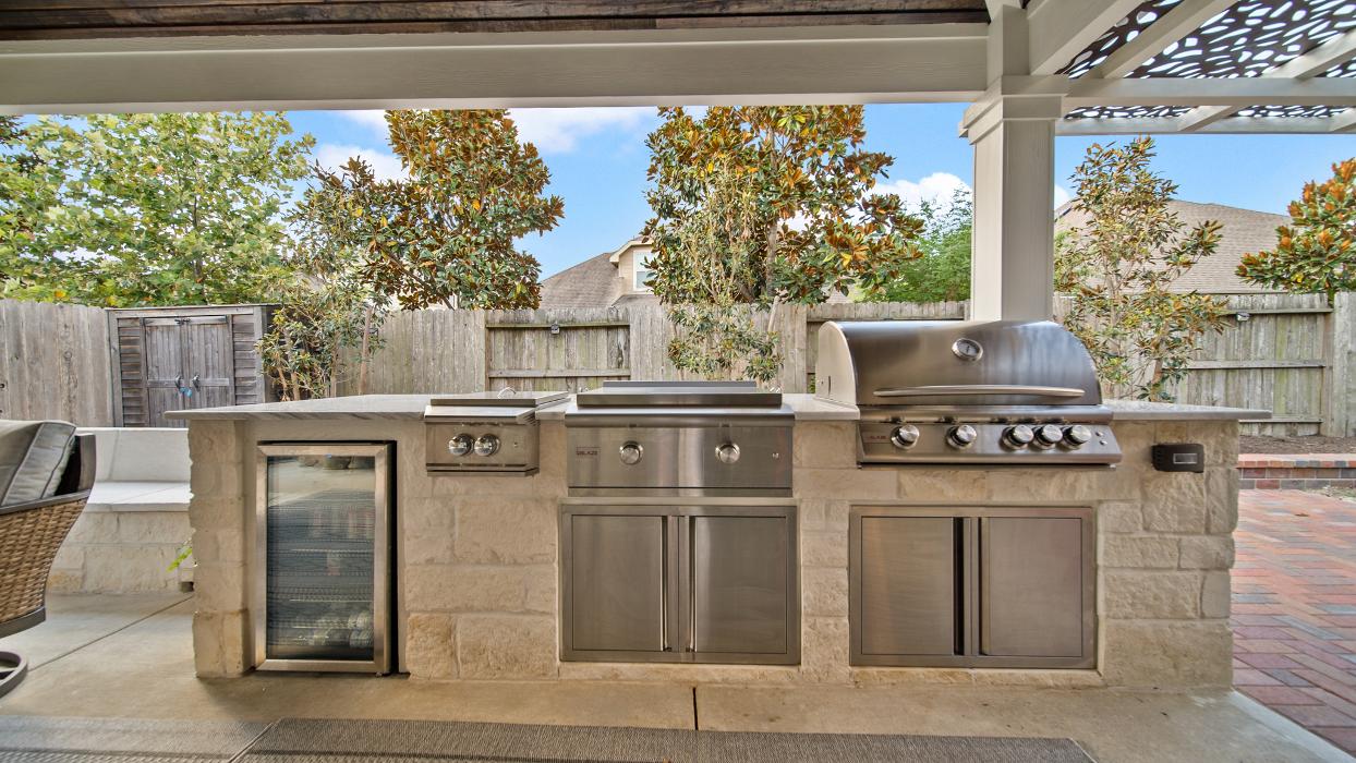 Backyard Retreats - Pearland, TX