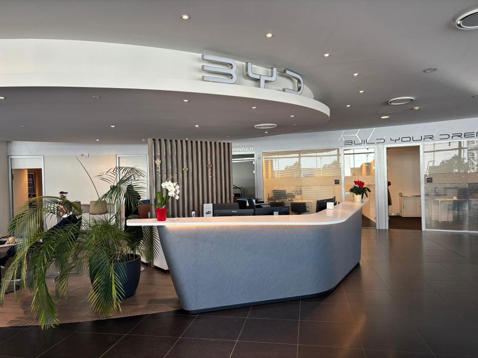ELLENSOHN Das Autohaus Innsbruck - BYD, Mitterweg in Innsbruck
