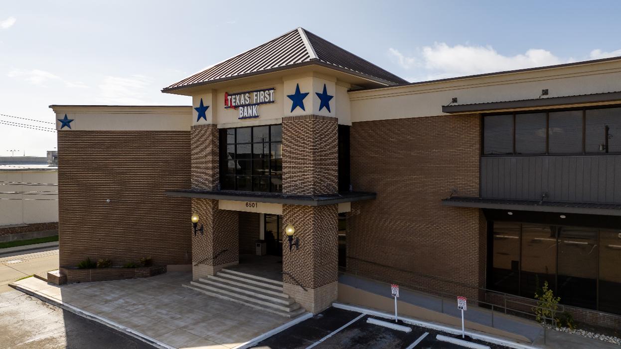 Texas First Bank Image