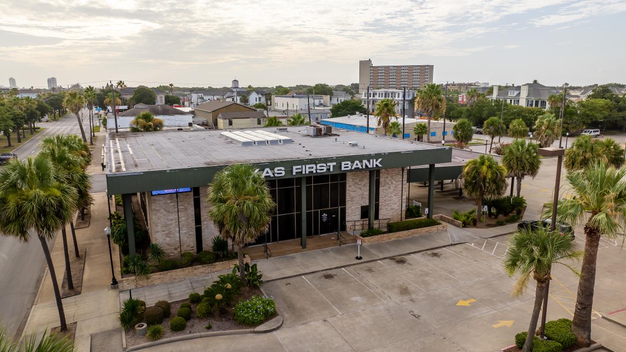Texas First Bank Image
