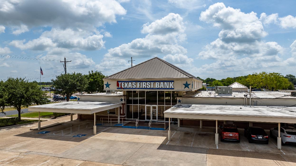 Texas First Bank - Winnie, TX