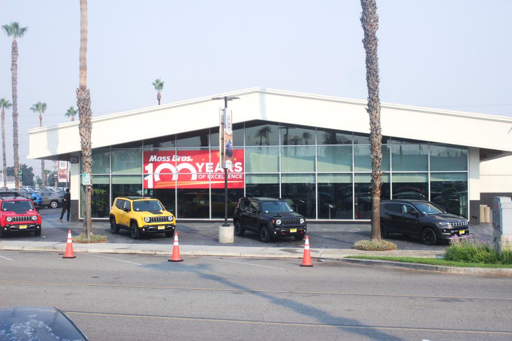 Moss Bros. Chrysler Dodge Jeep RAM Riverside Logo