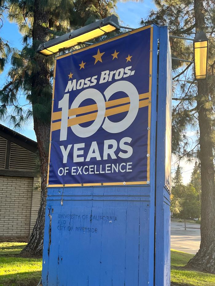 Moss Bros. Chrysler Dodge Jeep RAM Riverside Image