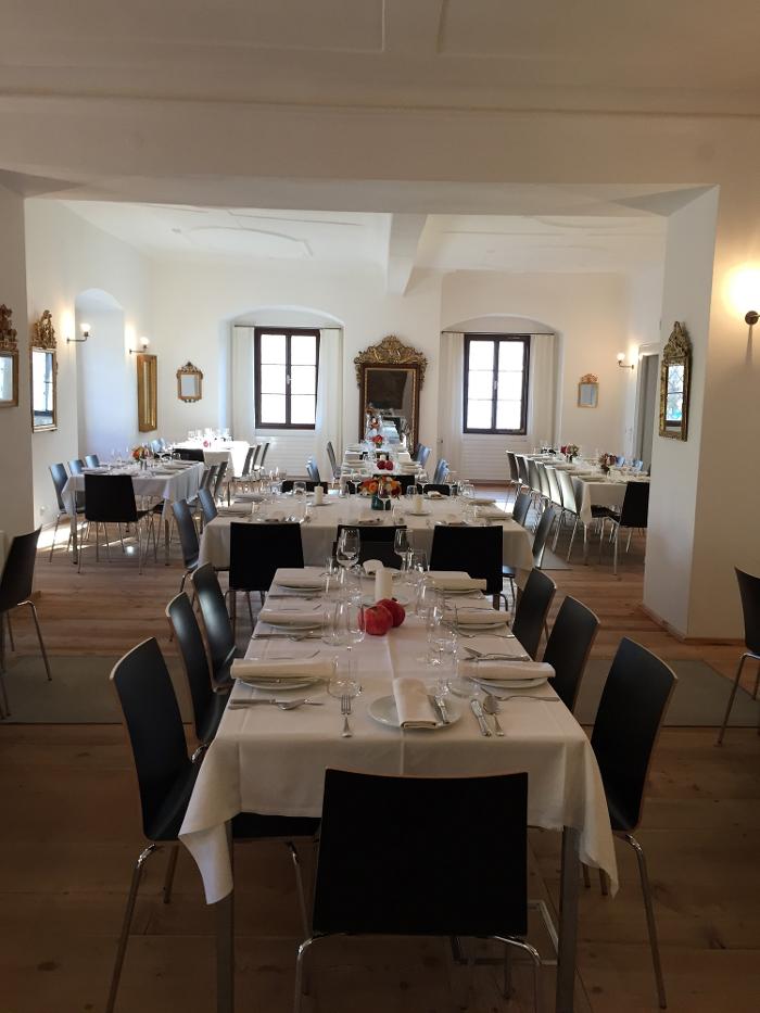 Gasthaus Schloss Hochhaus, Schloßplatz in Vorchdorf