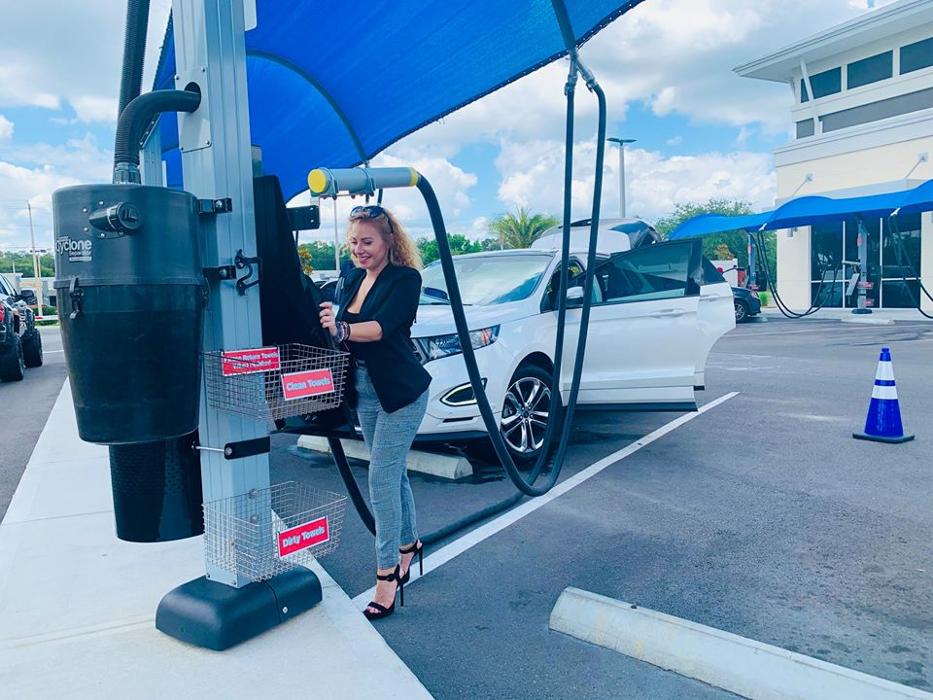 Radiant Express Car Wash Image