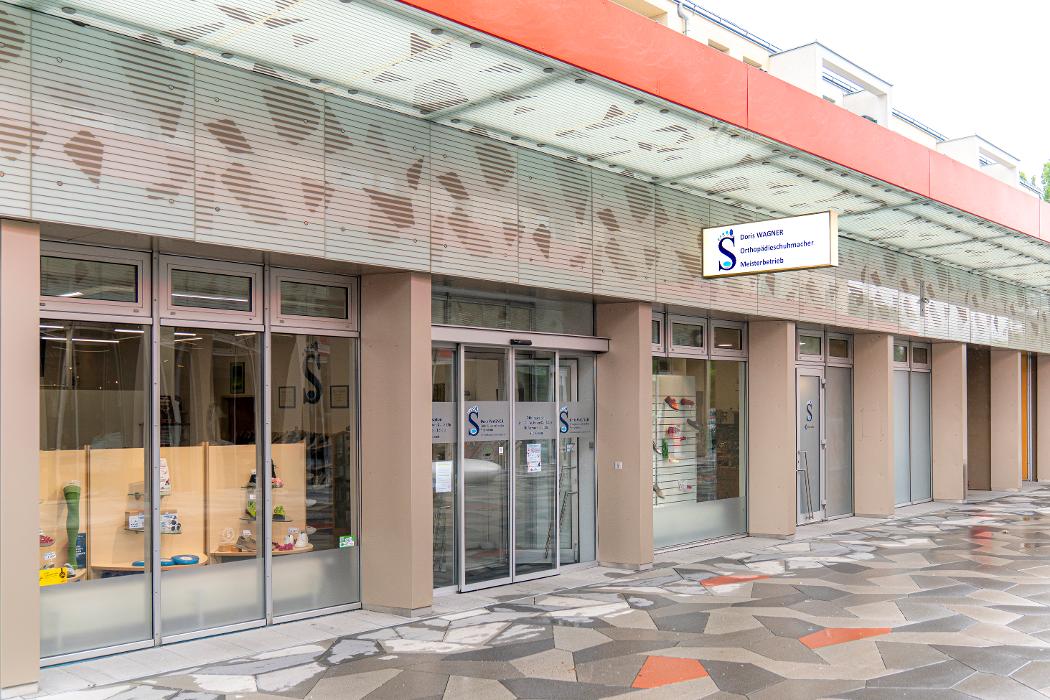 Doris Wagner Orthopädieschuhmacher, Hauptplatz in Traiskirchen
