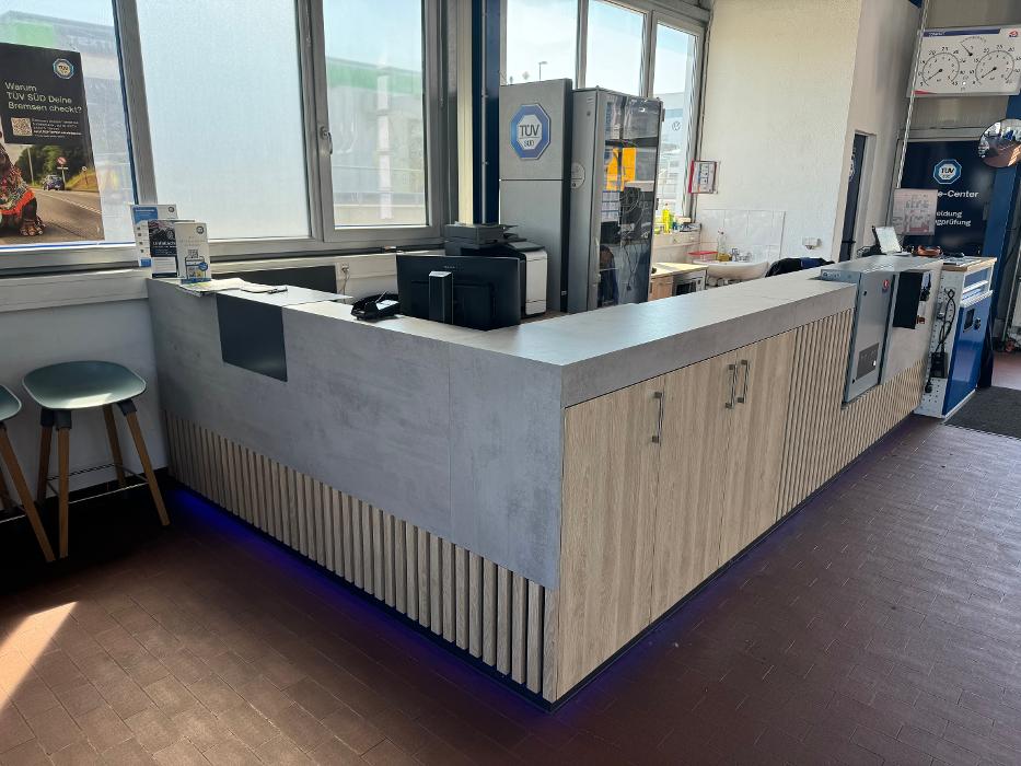 TÜV SÜD Service-Center Kornwestheim, Leibnizstraße in Kornwestheim